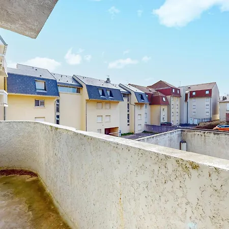 1 Bedroom Lovely In Apartament Cucq